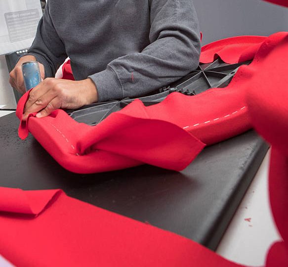 Le métier de tapissier reste essentiel dans l’univers de la décoration. En effet, cet artisan redonne vie aux meubles anciens.