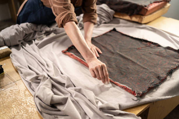 Un tapissier joue un rôle majeur dans la mise en valeur d’un intérieur. En effet, il redonne vie aux meubles grâce à son savoir-faire